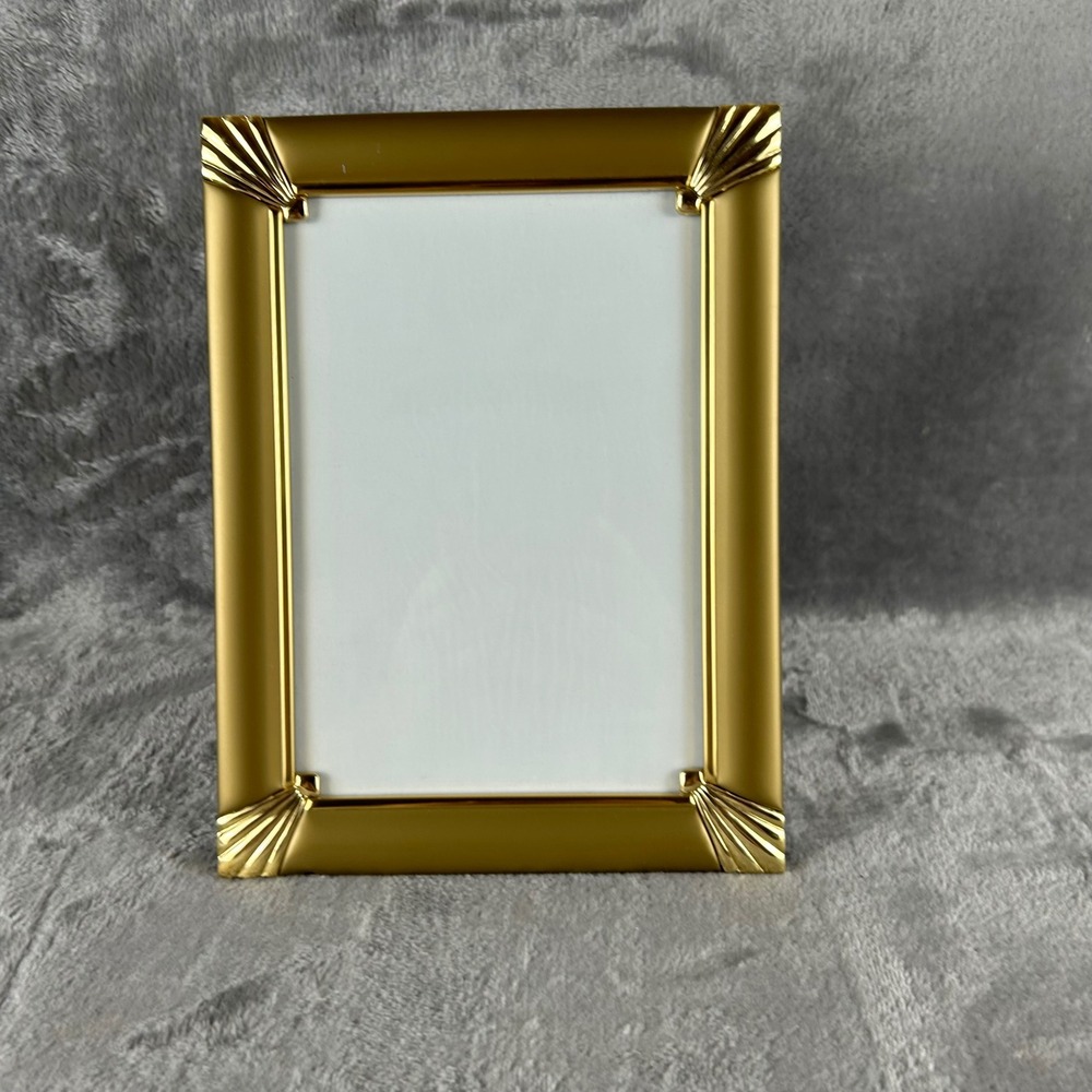 Gold Metal 5x7 Photo Frame Fan Corner Accents Tabletop Wall Mount Decor